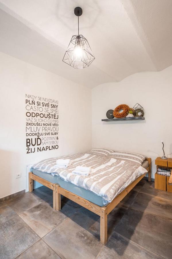 Apartman Ve Dvore Ratiskovice Exterior photo