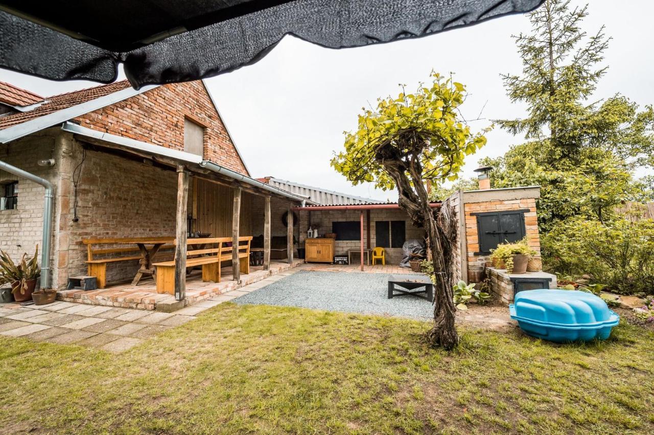 Apartman Ve Dvore Ratiskovice Exterior photo