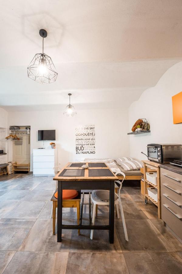 Apartman Ve Dvore Ratiskovice Exterior photo